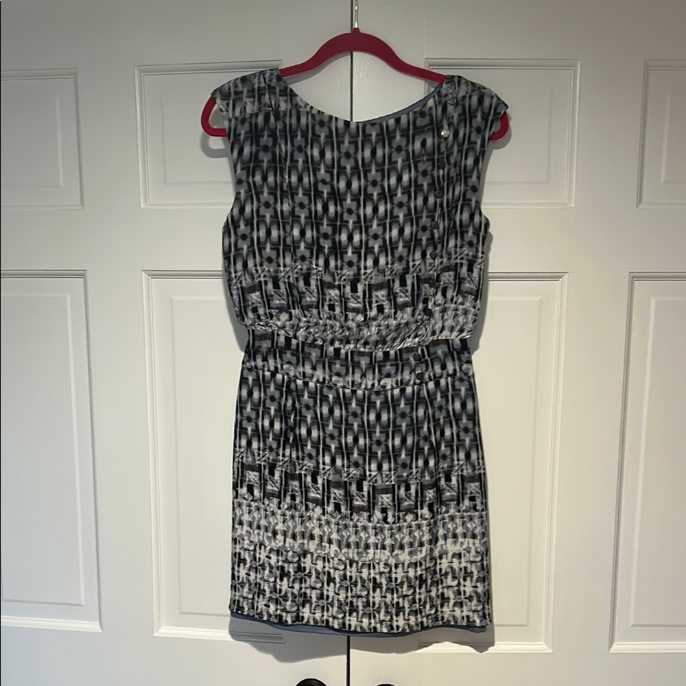 Elegant Black and Gray Patterned Dress